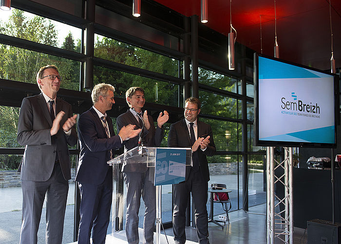 Le 17 juin 2021, Gil Vauquelin, directeur régional de la Caisse des dépôts, Guillaume Dieuset, Directeur général de SemBreizh, Sébastien Sémeril, président de Sembreizh de 2016 à 2019, et Loïg Chesnais-Girard, Président de la Région Bretagne, ont dévoilé le nouveau nom de la SEM régionale : SemBreizh