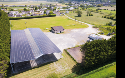  Le boulodrome couvert d'ombrières photovoltaïques de Saint-Broladre (35), un investissement BreizhEnergie   © Thomas Crabot